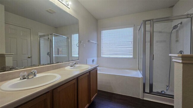 Building Photo - 703 Big Spring Dr