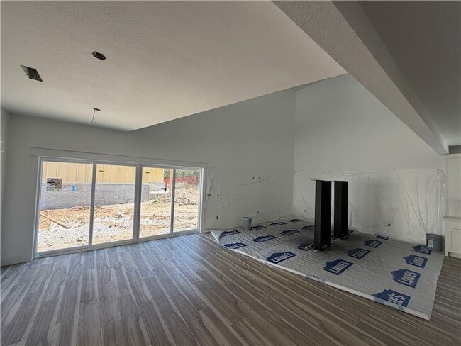 Building Photo - 906 N Sang Ave