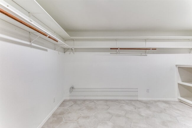 Building Photo - 4601 Pershing Ave