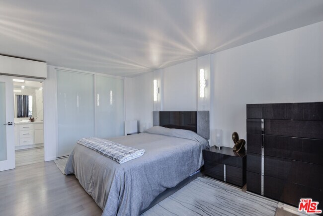 Building Photo - 201 Ocean Ave