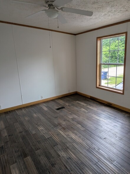 Building Photo - 64 Rosebud Ave