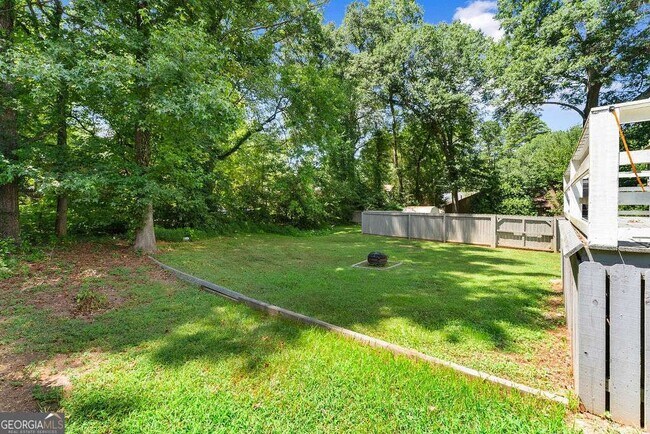 Building Photo - 4035 Thames Dr