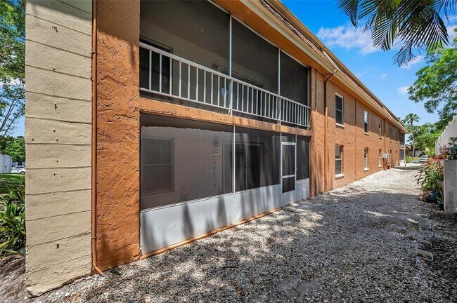 Building Photo - 12760 Indian Rocks Rd