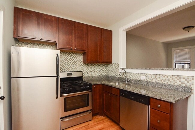 Building Photo - 4301 N Wolcott Ave