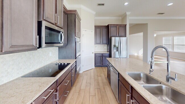 Building Photo - 15790 Whitebark Dr