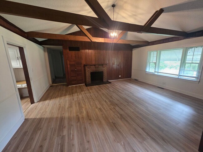 Building Photo - 3317 Emory Dr
