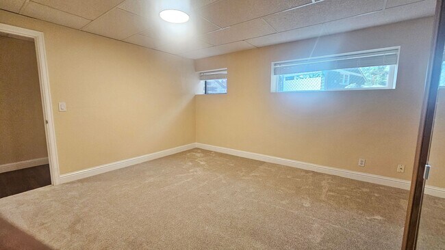Building Photo - Mercer Island gem - 4 BD 2.5 Ba in Beautif...