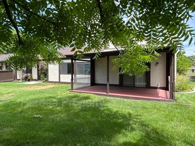 Building Photo - 9903 W Westview Dr
