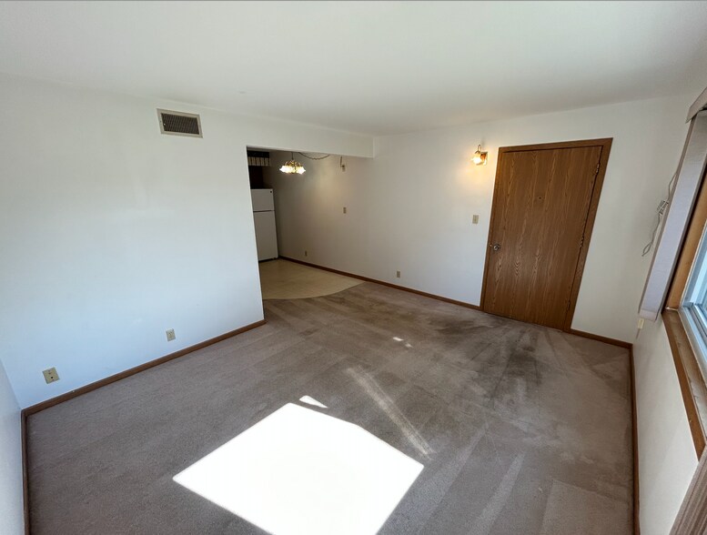 Building Photo - 2310 Radtke Ave