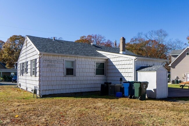 Building Photo - 318 Jefferson Ave