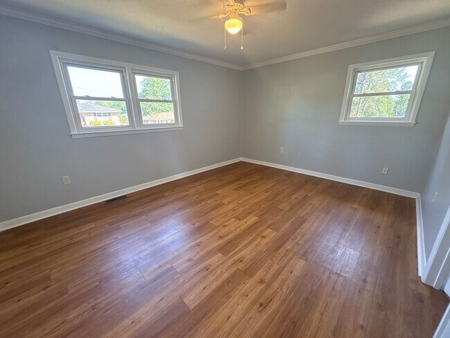 Building Photo - 315 Indian Trail