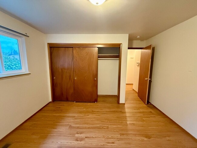 Building Photo - Lakeridge Home