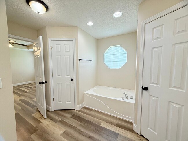 Building Photo - Beautiful 3/2 With Flex Room - Pace