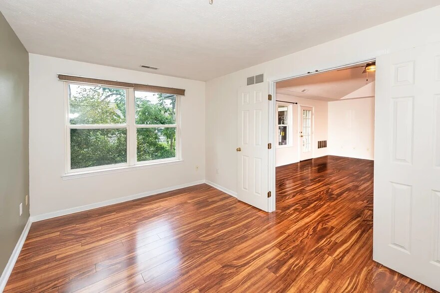 3rd bedroom or can be used as Office / Dining room - 1417 Heatherwood Ln