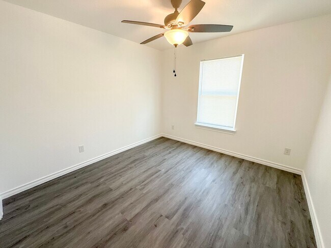 Building Photo - *NEW CONSTRUCTION* 3-Bedroom 2-Bathroom Ho...