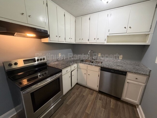 Building Photo - 1512 Waverly Way