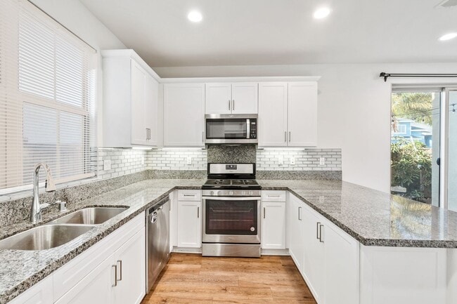 Building Photo - Beautiful newly built 4 bedroom, 3 bath home in the quiet, gated community of Westgate!