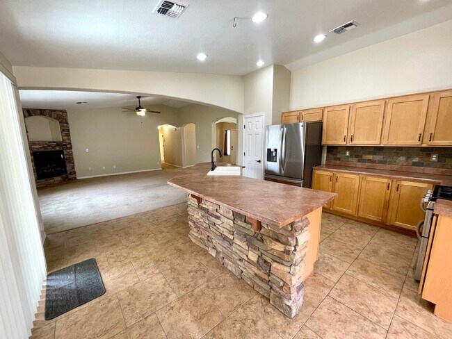 Building Photo - Beautiful 3 Bedroom Home in Cul de Sac!
