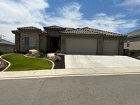 Building Photo - Pet Friendly 4 Bedroom Home With All New A...