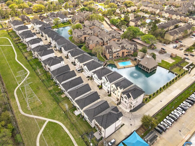 Building Photo - 1931 Pueblo Nuevo Path