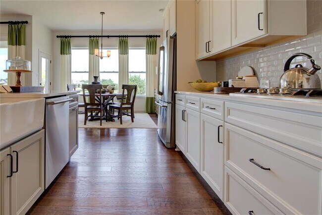 Building Photo - 3328 Pace Dr