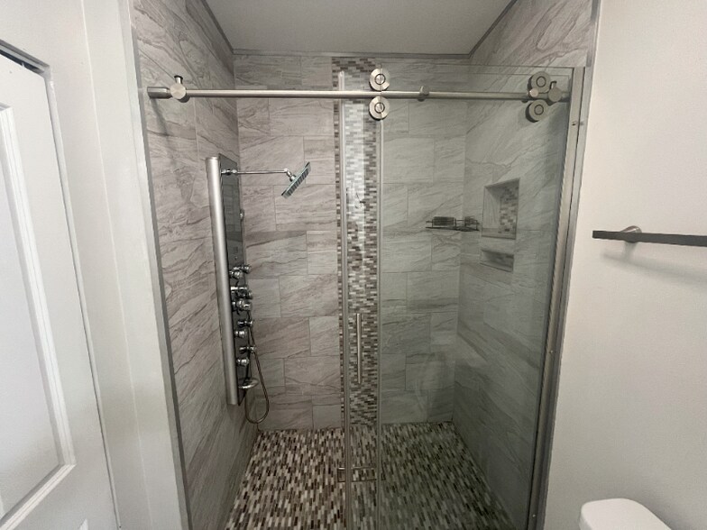 Building Photo - 627 N Waccamaw Dr