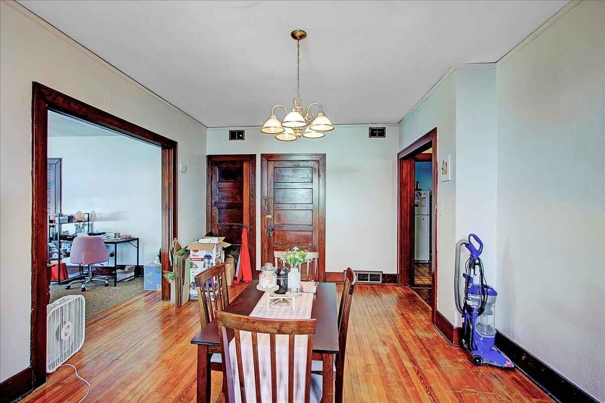 Dining Area - 137 E Court St