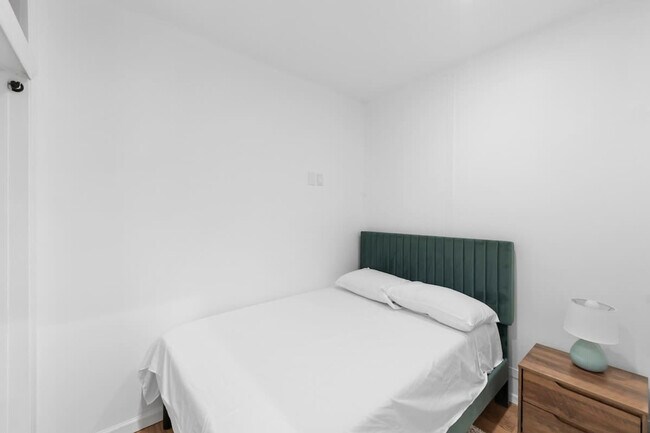 Building Photo - 103 1st Ave