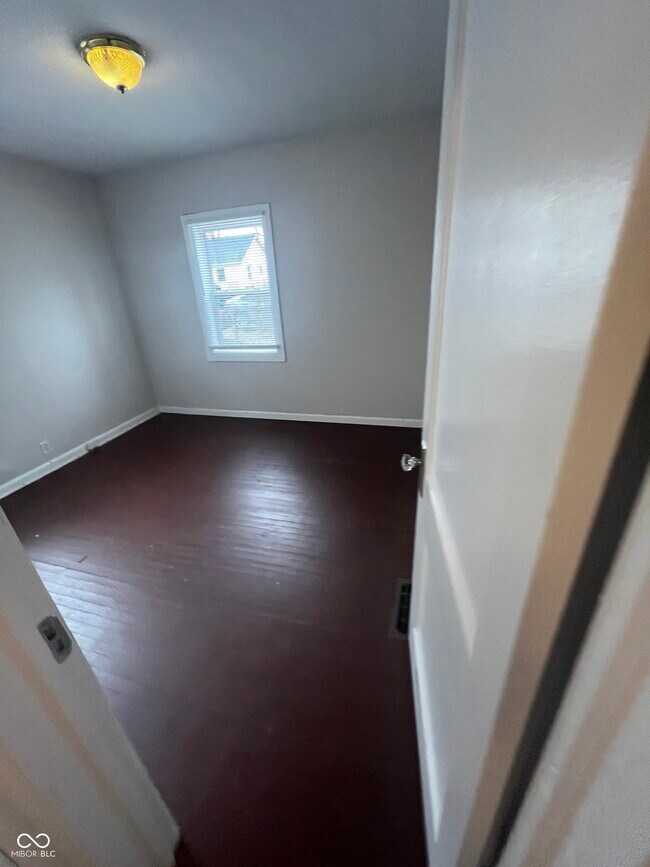 Building Photo - 3915 Hillside Ave