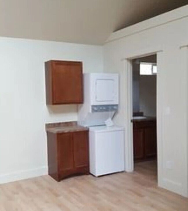 Building Photo - ALK - 1820 Sylvan Highlands Triplex