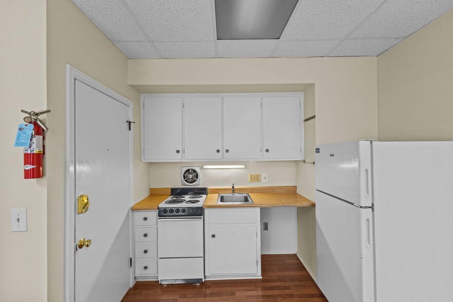 Building Photo - 42 N Prospect St