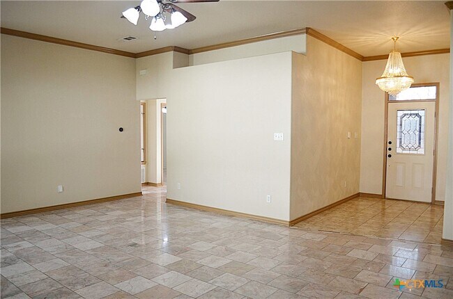 Building Photo - 2501 Joseph Dr