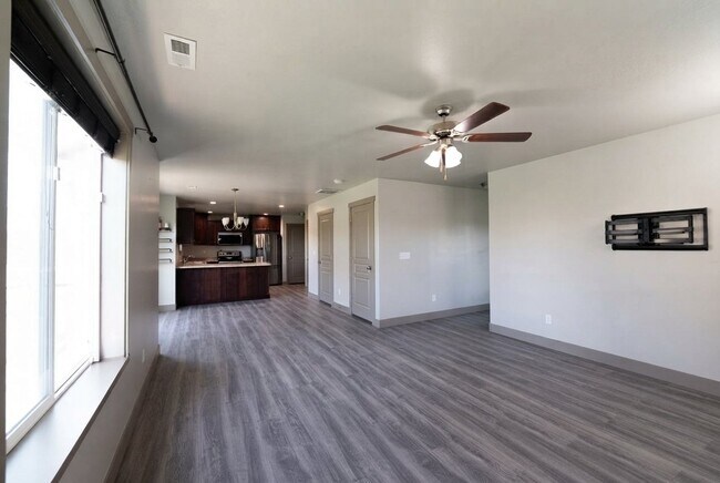 Building Photo - 110 W 930 N
