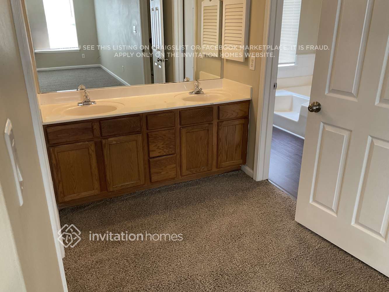 Building Photo - 2343 Century Oaks Ln