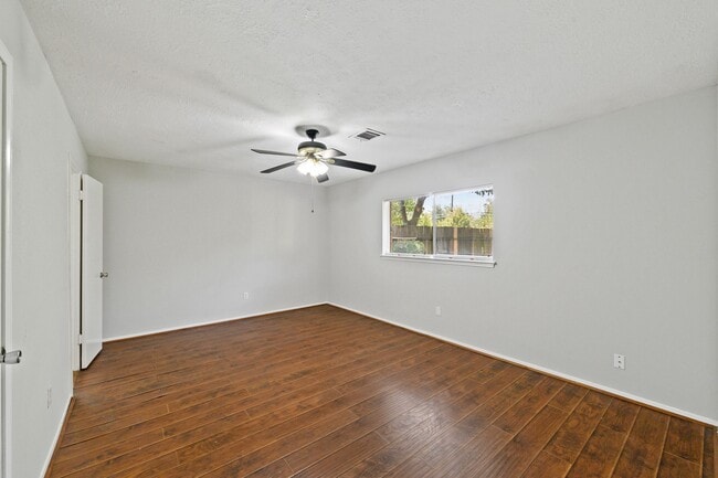 Building Photo - 3308 Kathryn Cir