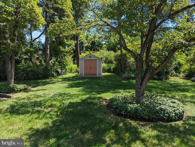 Building Photo - 77 Sunset Dr