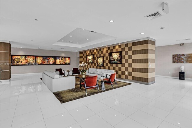 Building Photo - 1800 N Bayshore Dr