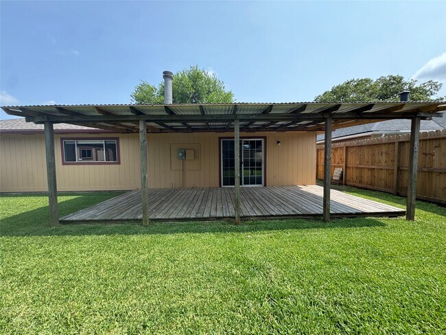 Building Photo - 9831 Shell Rock Rd
