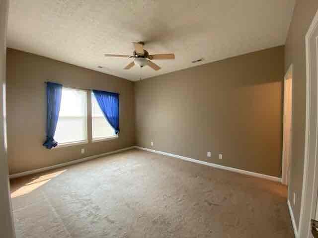 Building Photo - 2433 Fleming Dr