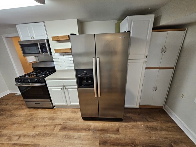 Building Photo - 2481 Professor St