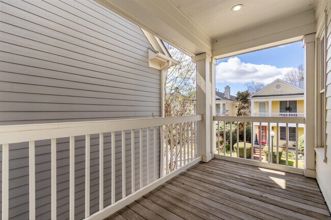 Building Photo - 948 River Breeze Dr