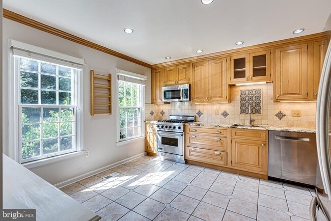 Building Photo - 6867 Williamsburg Pond Ct