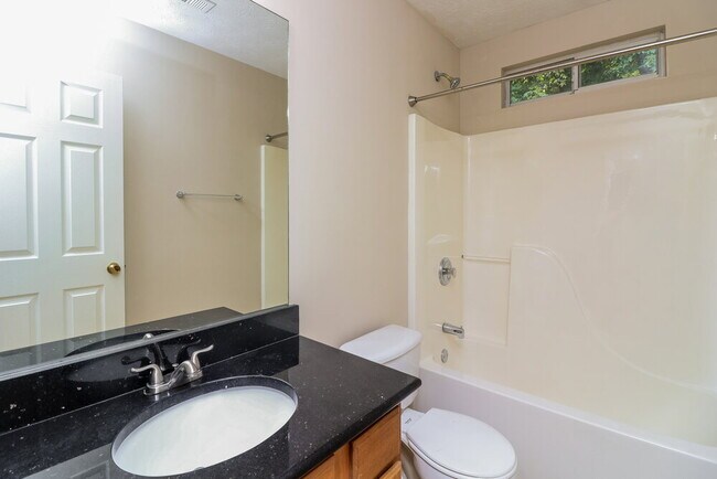 Building Photo - 2669 Lake Park Bend