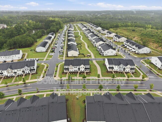 Building Photo - 2312 Kasota Ln