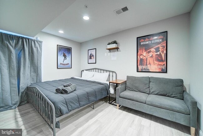 Building Photo - 1513 S Lambert St