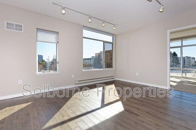 Building Photo - 1401 Jackson St