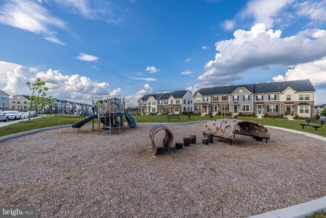 Building Photo - 6110 Stonecat Ct