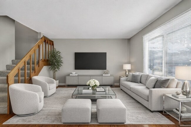 Building Photo - 77 Wilson St