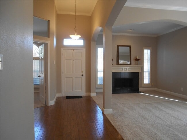 Building Photo - 4804 Holly Berry Dr