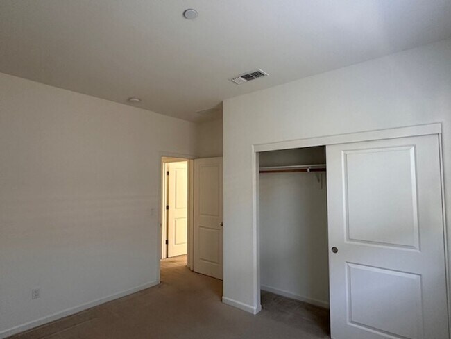 Building Photo - 18281 Parkside Dr